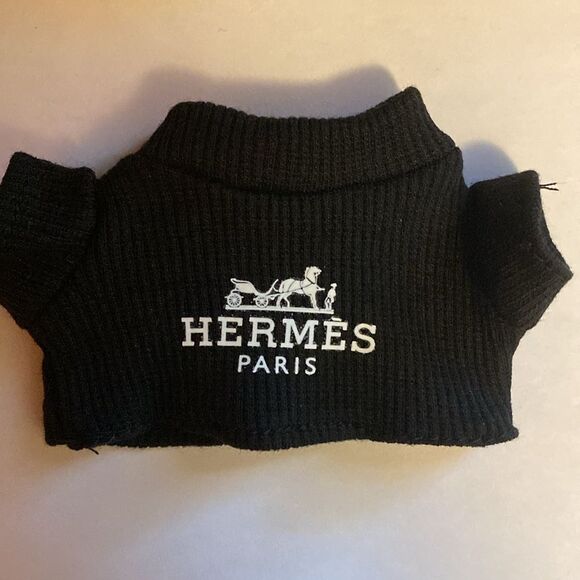 Labubu Luxury Black Beanie and Sweater Set - Picture 4 of 8